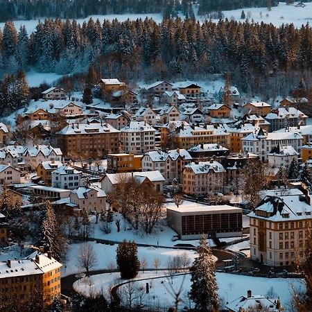 Appartement Douces Heures Avec Parking Couvert Prive Ле-Локль Экстерьер фото
