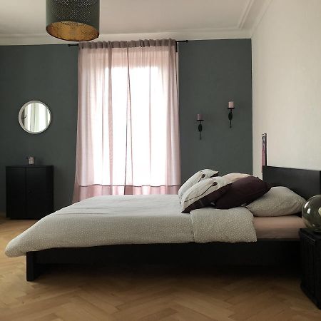 Appartement Douces Heures Avec Parking Couvert Prive Ле-Локль Экстерьер фото